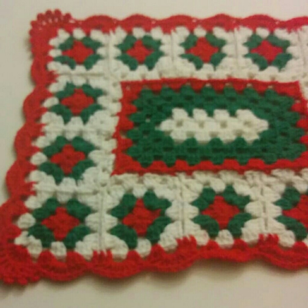 Handmade table runner/ SPRING SALES - Picture 3 of 3
